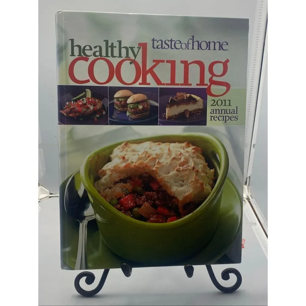 Taste of Home Annual Recipes 2008 2009 2011 Hardcover Cookbooks Family Meals Des